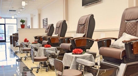Mani Nails & Spa image 2