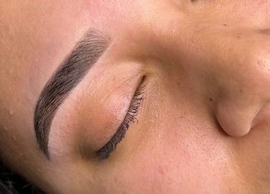 Perfectly sculpted eyebrows at Brow House Syd, Hassall Grove, New South Wales, enhancing natural beauty.