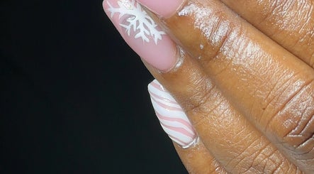 4 Diamond Nails image 3