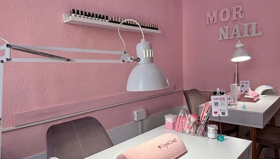 Mor Nail Salon image 1