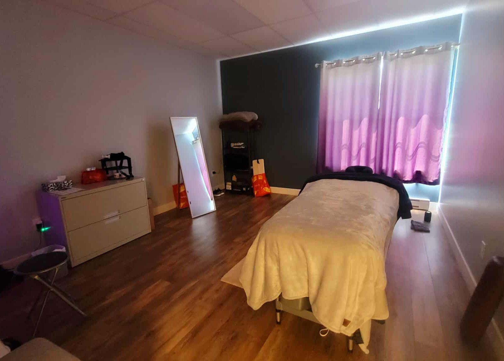 Salle de massage apaisante chez Massothérapie - Sarah Lemay/Nathalie Bérard à Sherbrooke, Québec, CA.