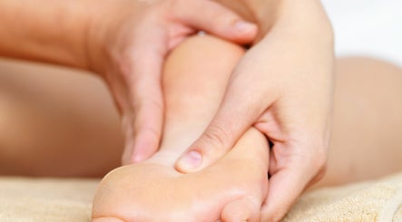 Foot care by Justyna - Foot Health Practitioner 2paveikslėlis