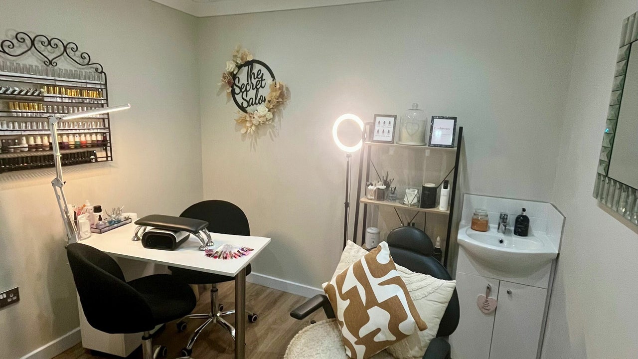 Rooms to rent Lash & Beauty lounge Littleover Derby - in Derby, England  United Kingdom- listed on UK Therapy Rooms.