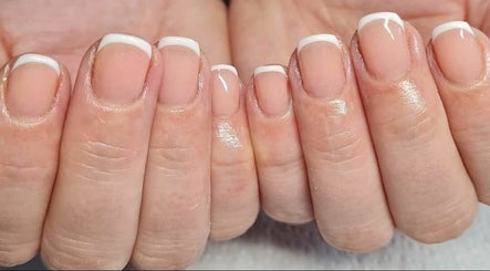 Sarah's Nails and Beauty afbeelding 3