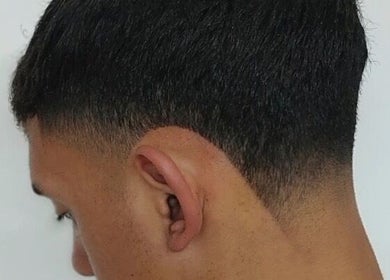 Corte de cabello moderno en Coco's BarberStudio, Villa Lynch, Provincia De Buenos Aires, AR.