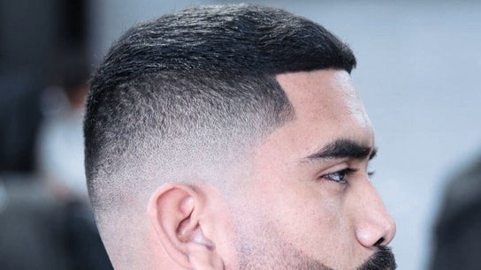Corte de cabello fresco en Pariaz Barbería BELÉN, Medellín, Antioquia, CO.