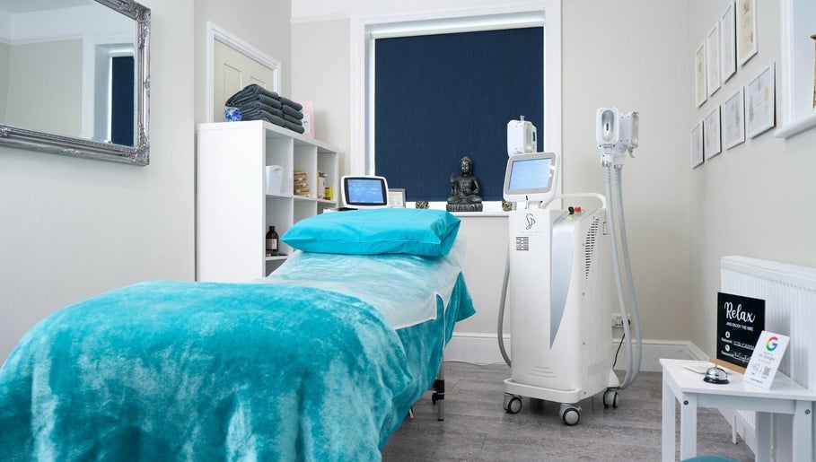 Heatherlea Clinic Fat Freezing Bournemouth | Cryolipolysis | Fat Reduction | Fat Dissolving Injections 1paveikslėlis