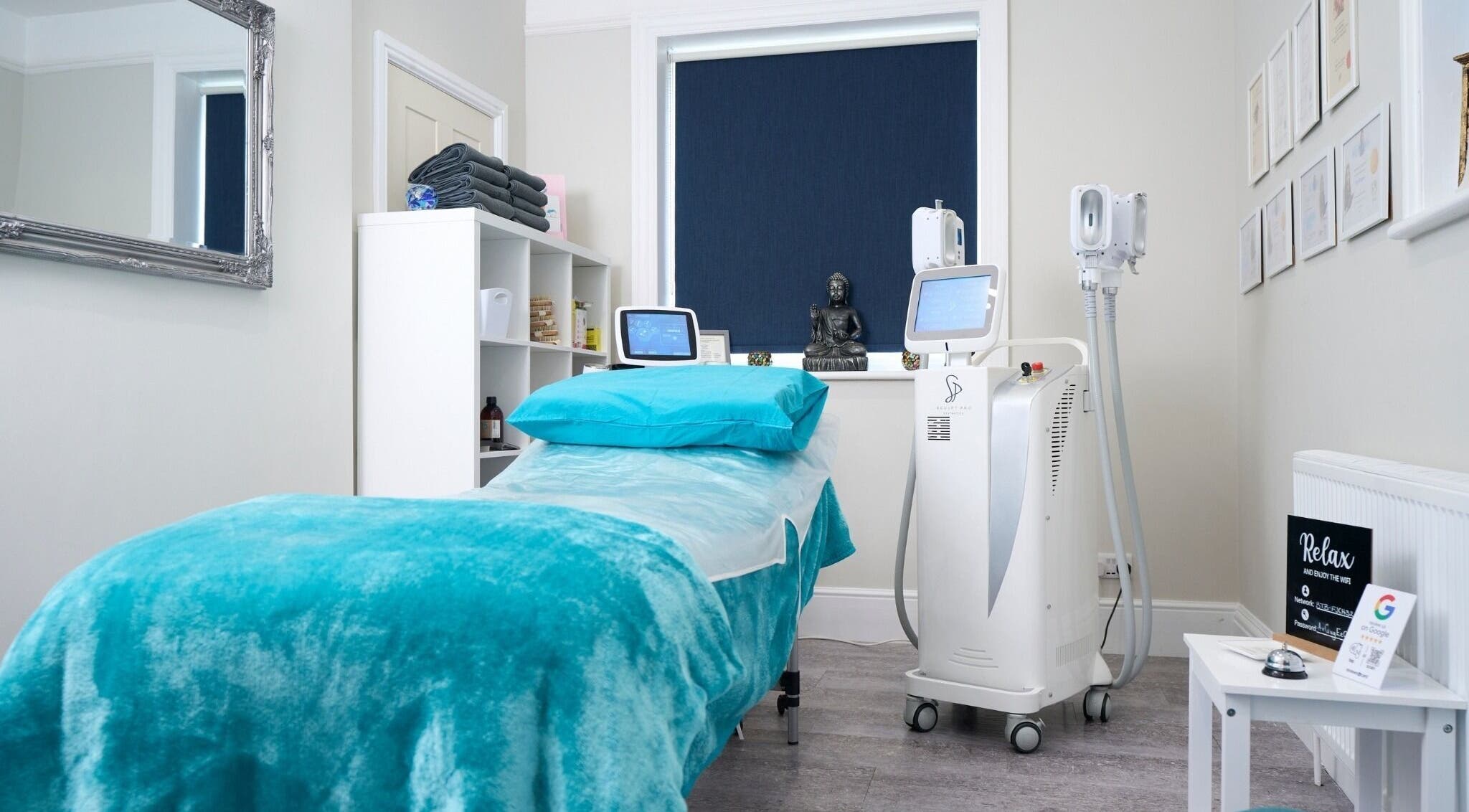 Relaxing treatment room at Heatherlea Clinic | Body Sculpting in Bournemouth, England, GB.