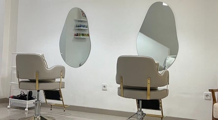 Elegant salon chairs and unique mirrors at Umalas Beauty, Bali, Bali, ID for a relaxing experience.