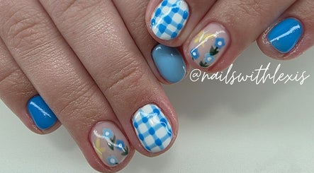 Imagen 2 de Nails with Lexis