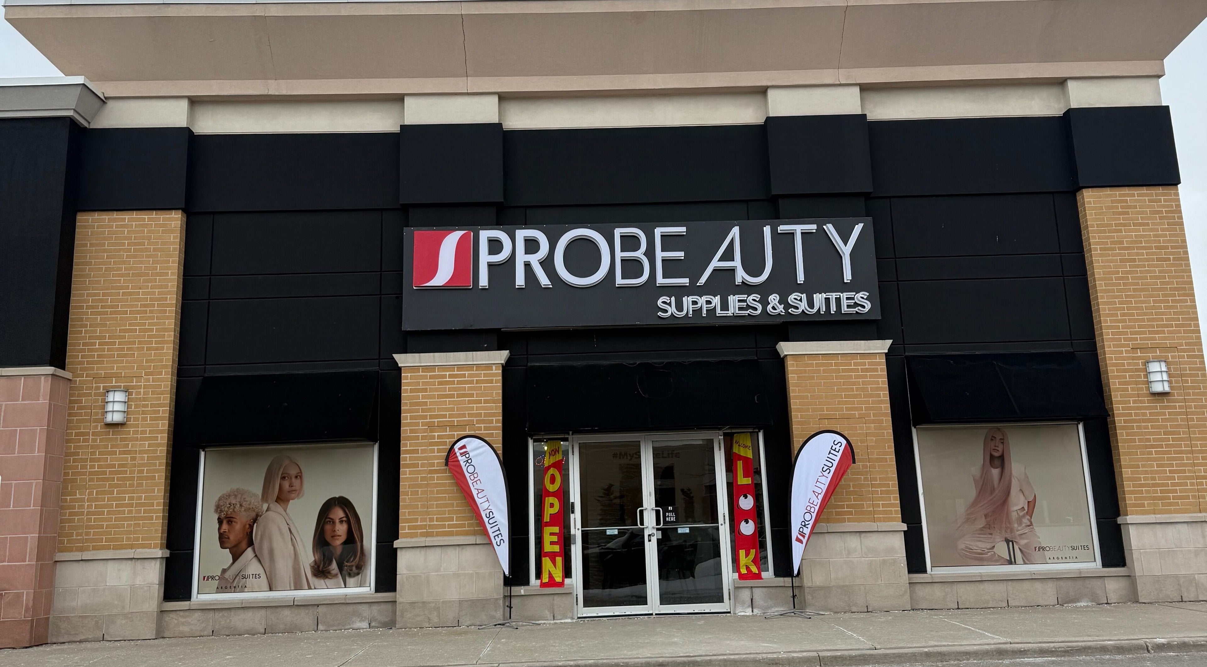 Exterior of K1OVEBEAUTY X SKINFITZ in Mississauga, Ontario, CA, showcasing Hydrafacial & Aerolase services.