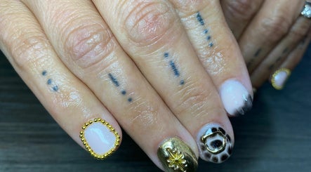 Ju nails at luxe lounge beauty, bild 2