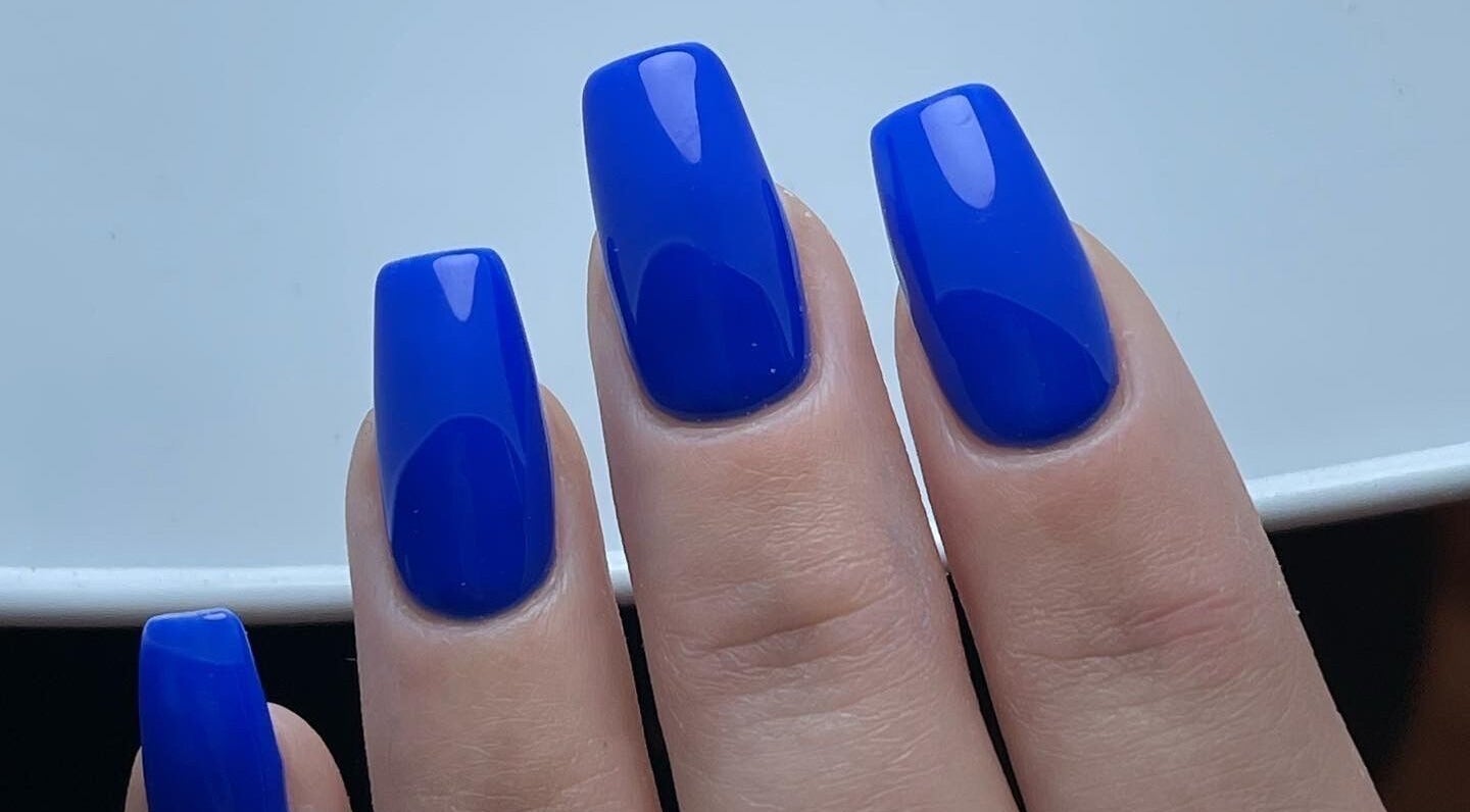Stunning vivid azure blue nails from DIELLANAILS in Toronto, Ontario, CA. Perfect for a chic, bold look.