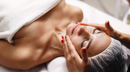 Snug Beauty image 2