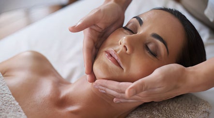 Snug Beauty image 3