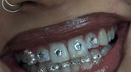 IcyFangsLDN image 3