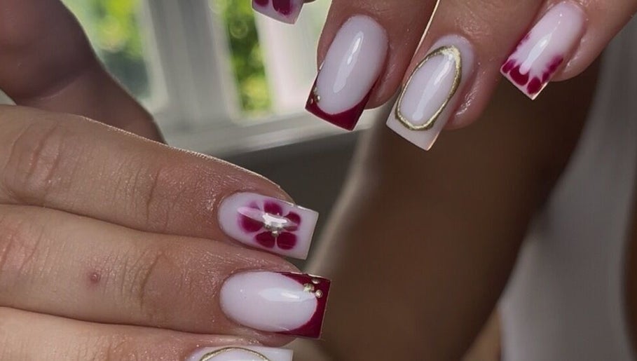 صورة Lunar Beauty 1