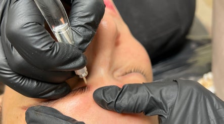Eloisa Santiago Brows image 3