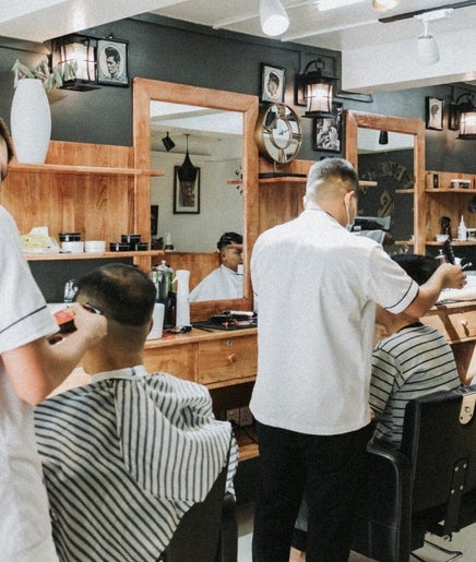 Peter's Barbershop صورة 2