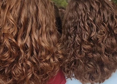 Superbes cheveux bouclés traités à Les Ciseaux De Perle, Pourrières, Provence-alpes-côte D'azur, FR.