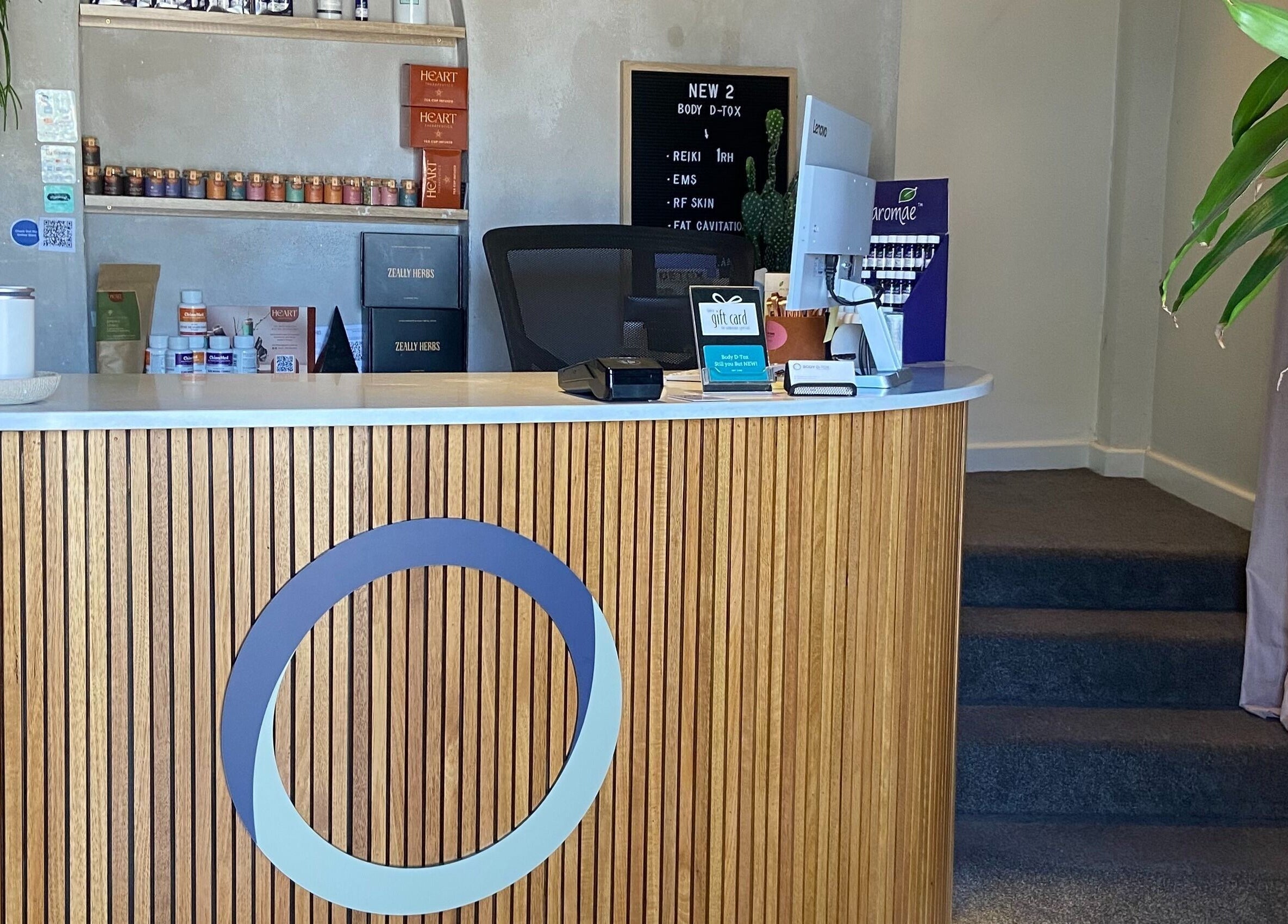 Body D Tox reception desk with products on display, located in Melbourne, Victoria, AU.