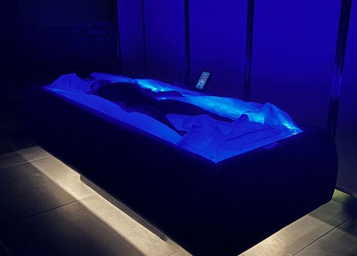 Relaxation pod with blue light for detox therapy at Body D Tox, Melbourne, Victoria, AU.