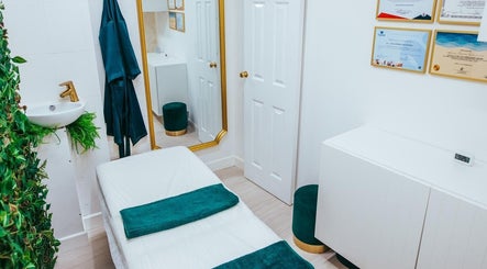 Tranquil spa room at Brazilian Aesthetics, Dublin, County Dublin, IE with lush decor and a calming atmosphere.