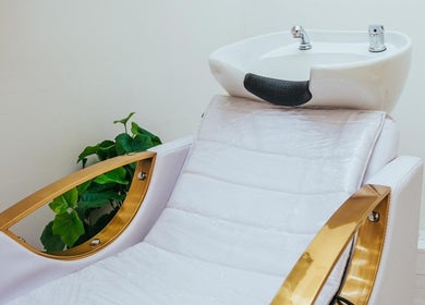 Luxurious hair wash station with gold trim at Brazilian Aesthetics, Dublin, County Dublin, IE.