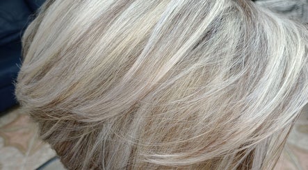 Tons loiros com acabamento suave no C Furlan Hair Concept, Sorocaba, São Paulo, BR.