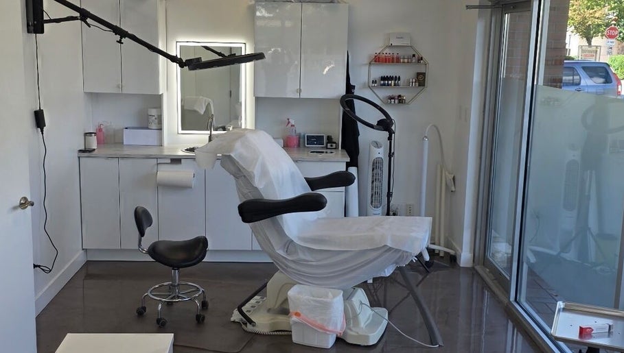 Comfortable treatment room at Beauty Studio, Delta, British Columbia, CA with modern facilities.