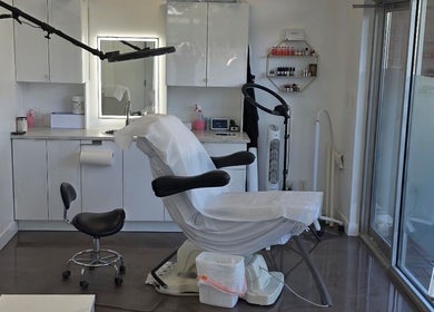 Comfortable treatment room at Beauty Studio, Delta, British Columbia, CA with modern facilities.