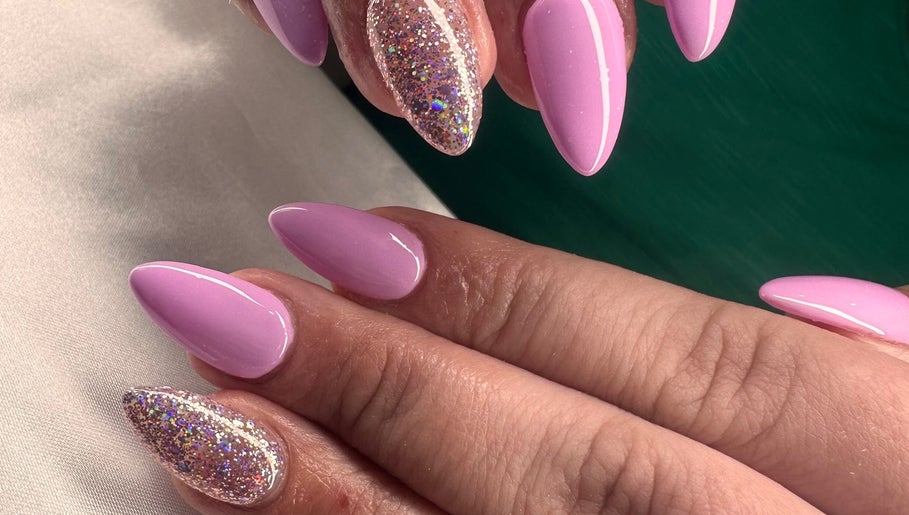 Annabee’s Nail Design image 1