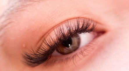 Palm Lashes
