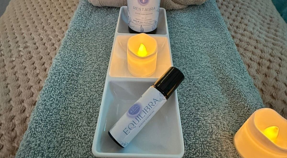 Relaxing spa setup at LUNA AZUL BY PILAR PRIETO, featuring calming oils and candles. Salento, Quindío, CO.