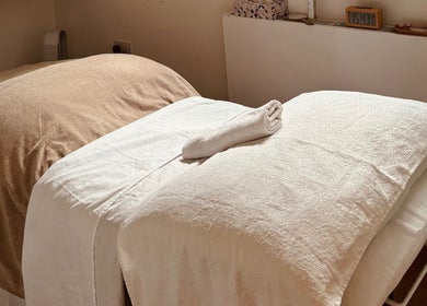 Relaxing treatment room at Adeline Peillet at East of Eden - Walthamstow E17, London, England, GB with cozy massage bed.