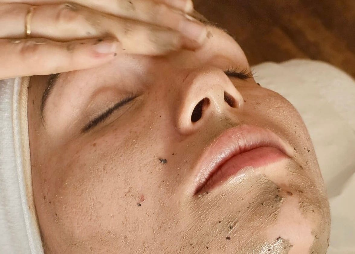 Relaxing facial treatment at Adeline Peillet in Pause Studio - Leyton E11, London, England, GB.