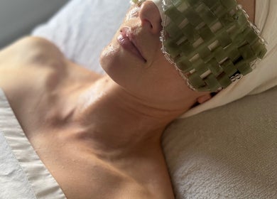 Relaxing spa treatment at Adeline Peillet, Move Studio - Bow E3, London, GB. Luxurious wellness experience.