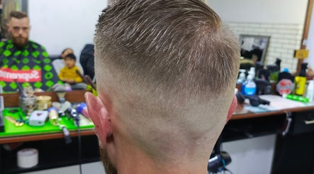 Relp Barber image 3