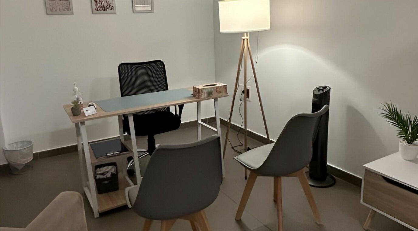 Sala acogedora en Centro Promentium, psicología y psiquiatría en Murcia, Región De Murcia, ES.