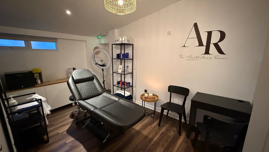 The Aesthetics Room Dorset – obraz 1