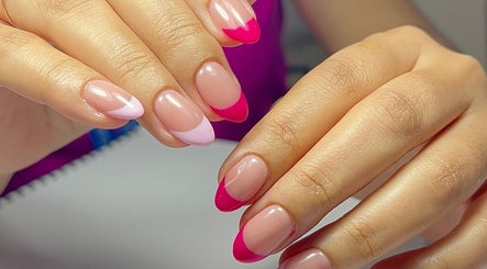 Bright Nails Via Argentina image 2