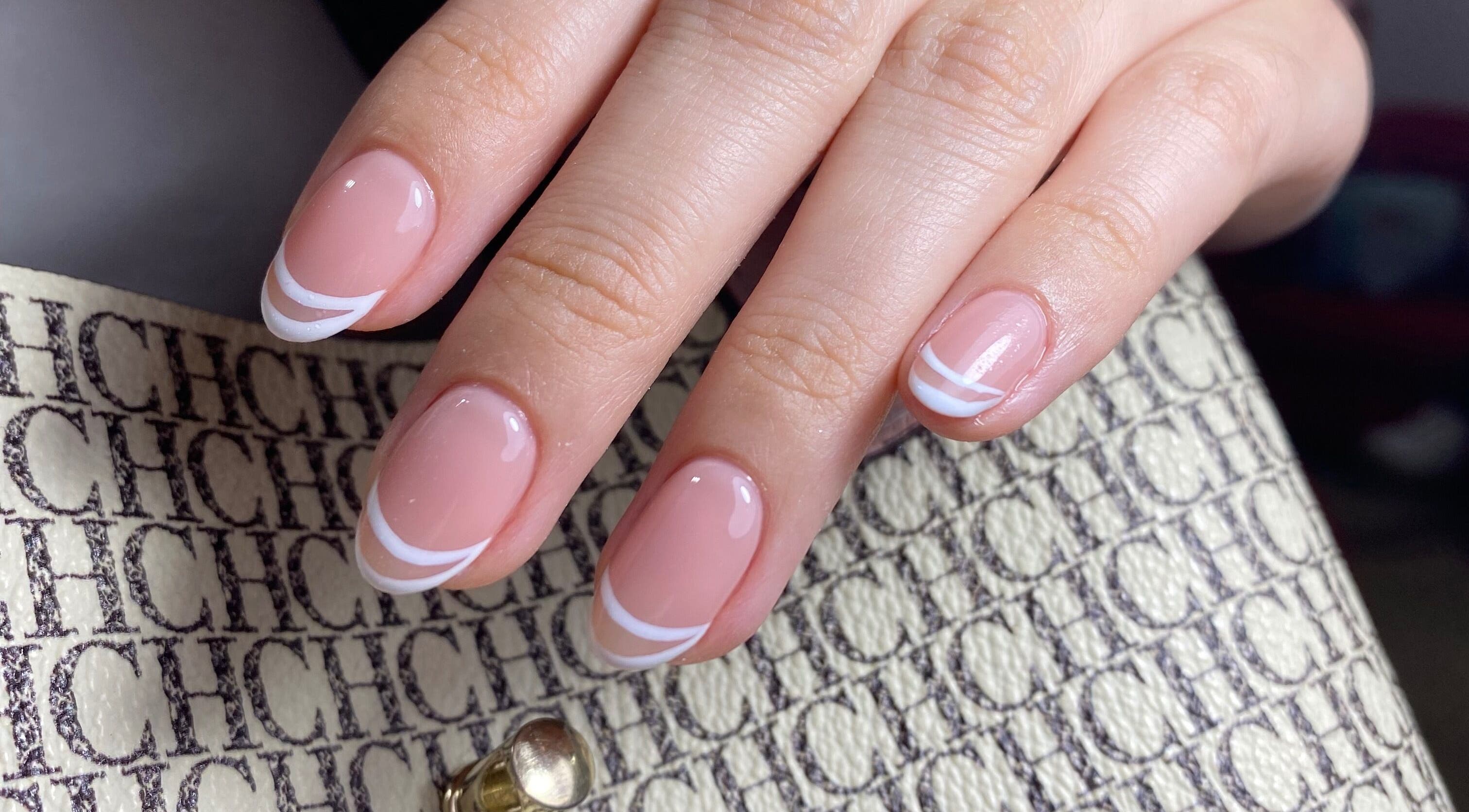 Manicura francesa en Flor Bright Nails Santiago, Santiago, Provincia De Veraguas, PA.