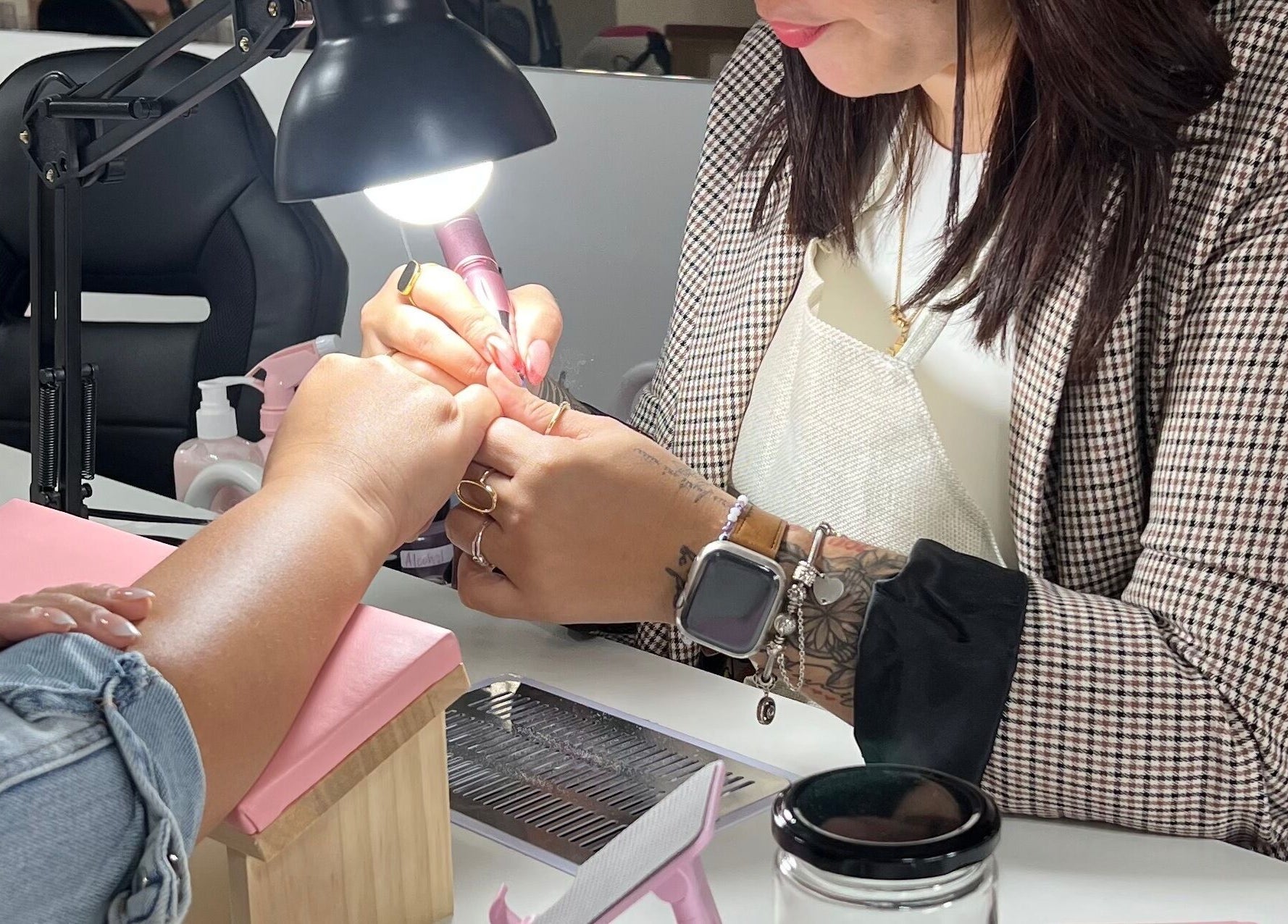 Servicios de manicura en Bright Nails Via Argentina, Panamá, Provincia De Panamá, PA.