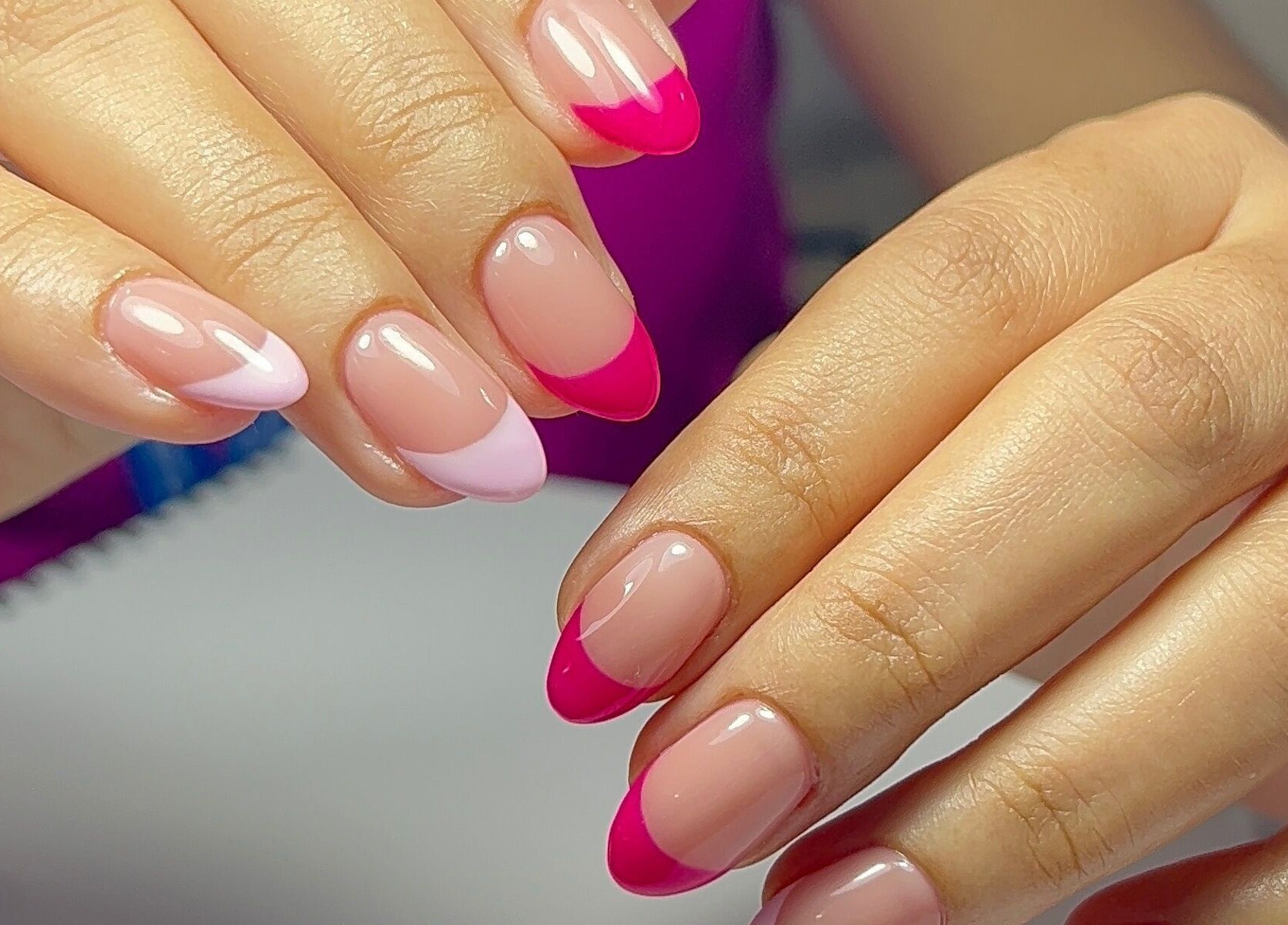 Uñas francesas rosas en Bright Nails Via Argentina, Panamá, Provincia De Panamá, PA.