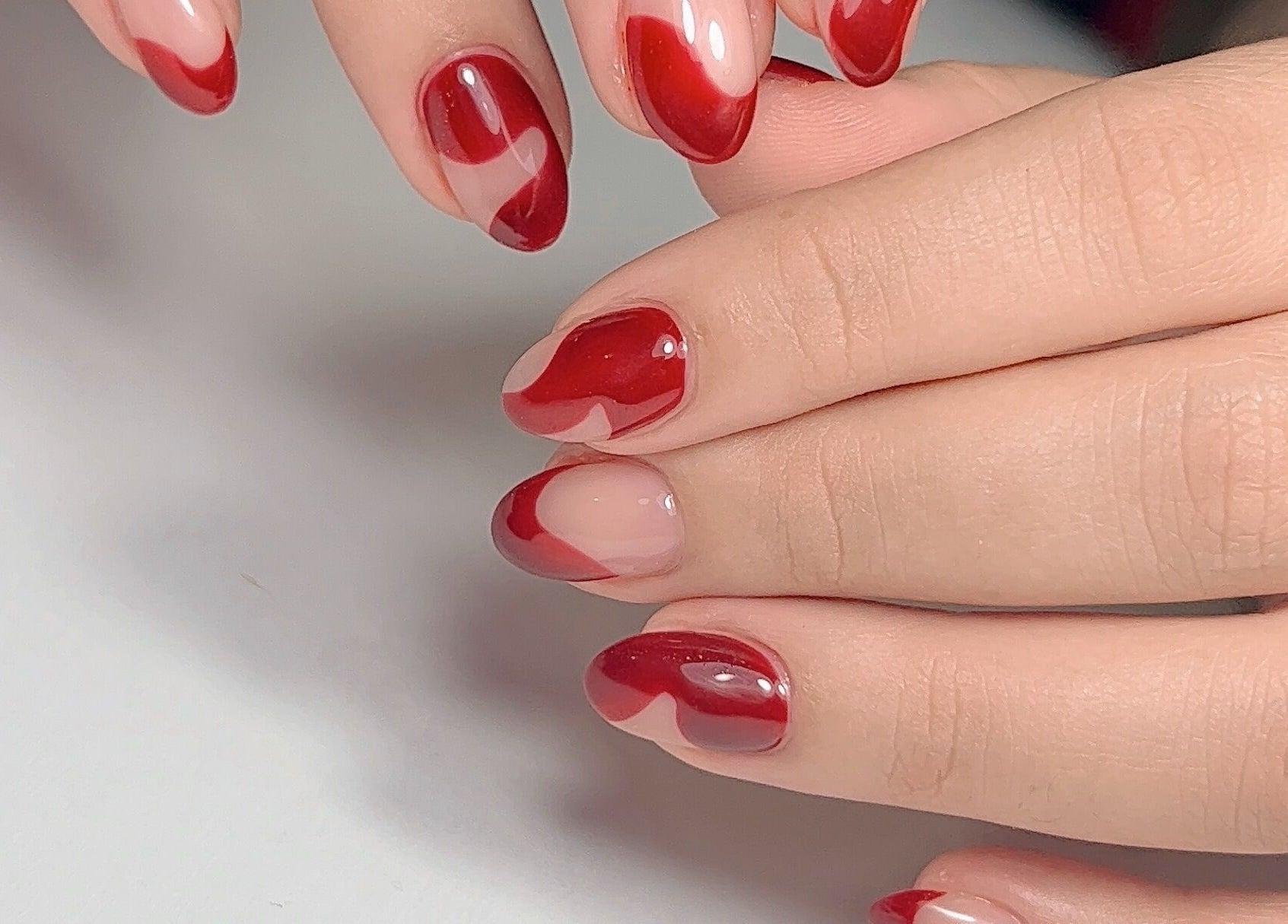 Diseño de uñas rojo elegante en Bright Nails Via Argentina, Panamá, Provincia De Panamá, PA.