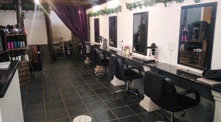 Mint & Co Hair & Nails