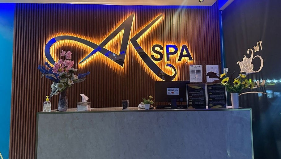 Elegant reception at AK SPA - Dammam with floral decor and ambient lighting, located in Dammam, Eastern Province, SA.