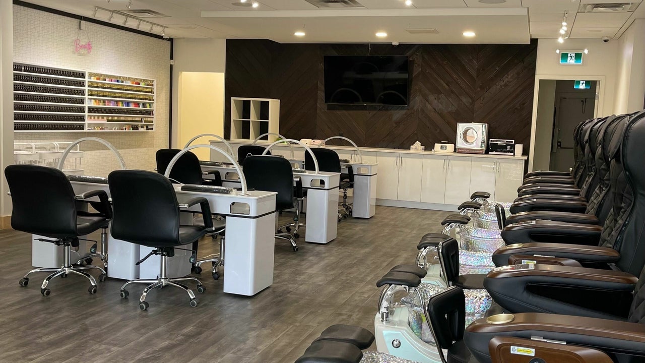 Lux nail deals salon