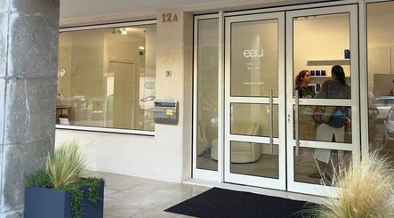 Eau Clinic image 3