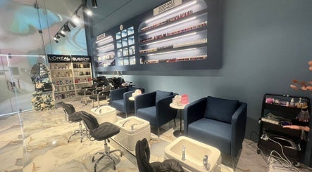 3 Papillons Salon obrázek 3
